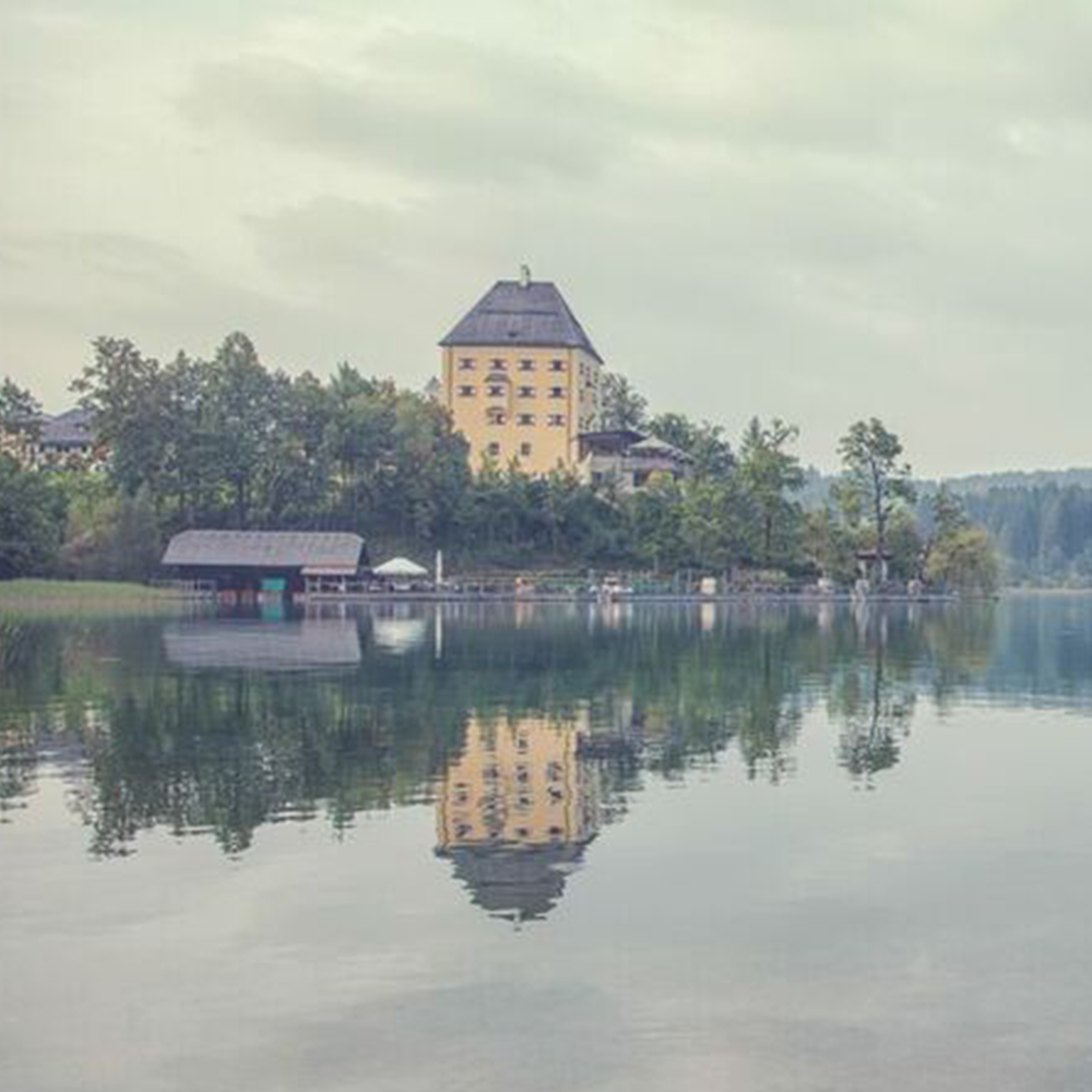 » CASTLE ON THE LAKE